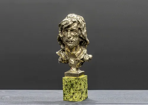 Приз имени Александра Абдулова «За лучшую женскую роль в российском дебютном фильме»