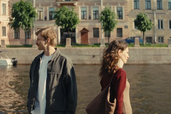 ПАДАЕТ СНЕГ