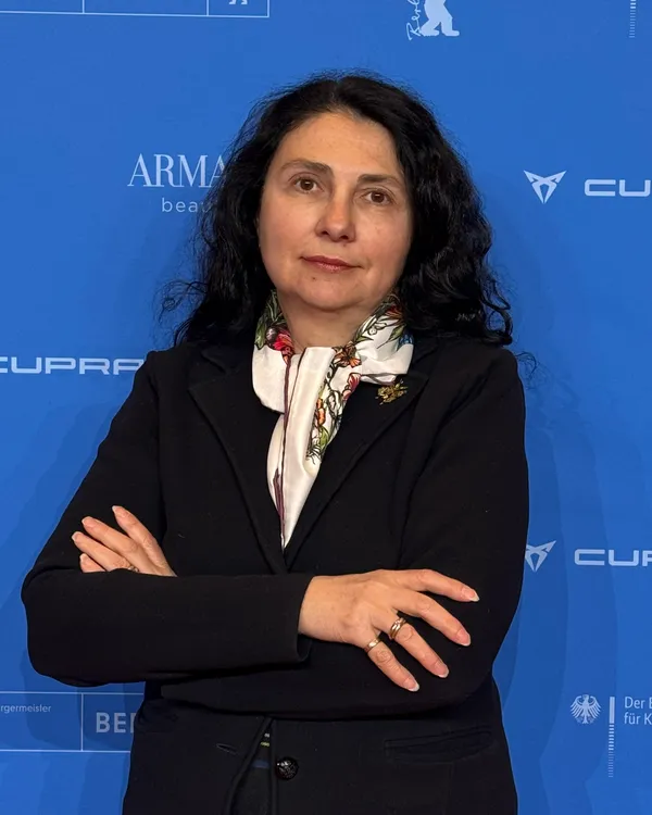 НИНА РОМОДАНОВСКАЯ