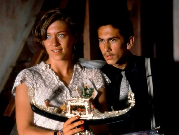 Черная кошка, белый кот