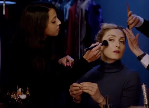 Как актриса