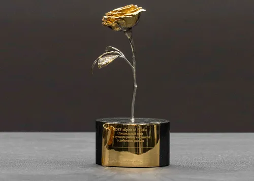 Приз «Серебряная роза» за лучшую работу с музыкой